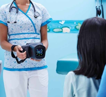 視力篩查儀在眼科健康管理軟件中的集成應用