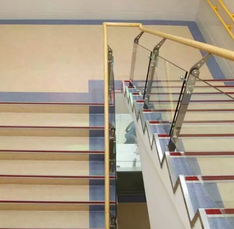 醫(yī)用扶手：《穩(wěn)固支撐，安心行走——醫(yī)用扶手為患者提供額外的安全保障》